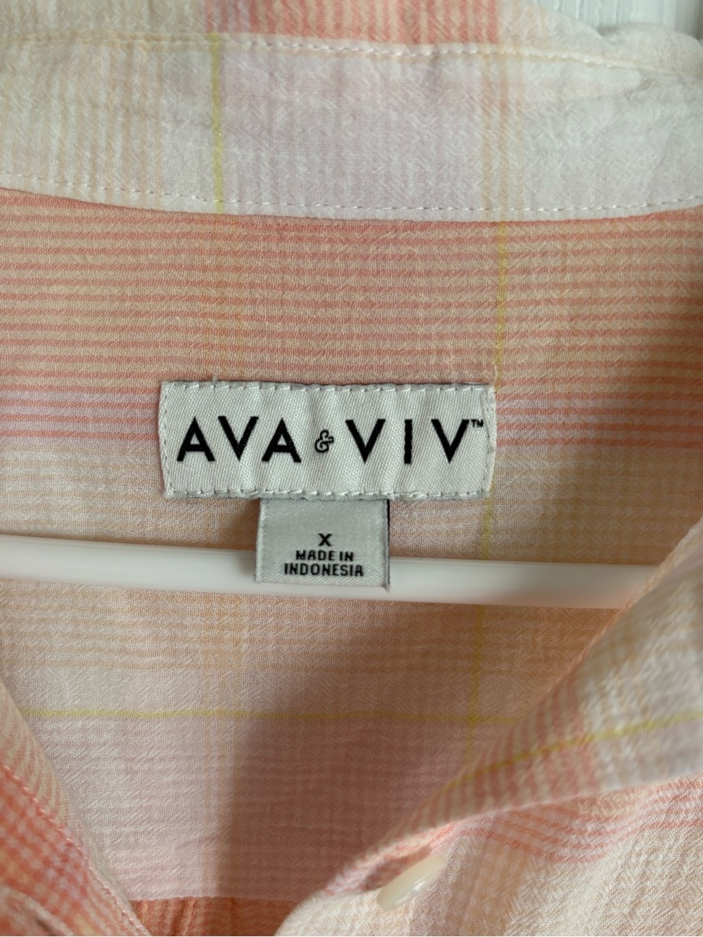 Women’s Ava & Viv Short Sleeve Plaid Button Down Shirt - Picture 5 of 5